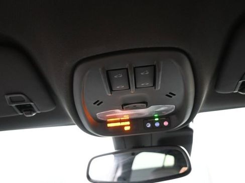 Used 2025 Buick Envista Avenir FWD image 12