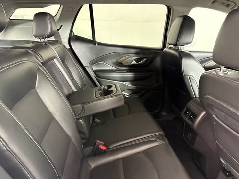 Used 2024 GMC Terrain SLT FWD image 17