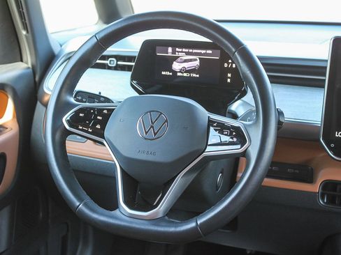 Used 2025 Volkswagen ID. Buzz Pro S Plus image 16