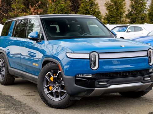 Used 2024 Rivian R1S Adventure image 1