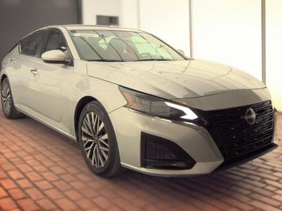 Used 2023 Nissan Altima 2.5 SV