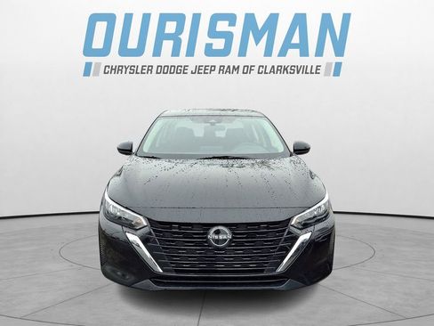 Used 2024 Nissan Sentra SV image 2