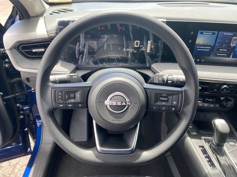 Used 2026 Nissan Kicks SV FWD image 14