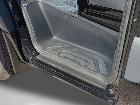 Used 2025 Mercedes-Benz Sprinter 2500 image 16