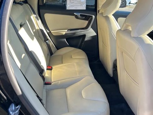 Used 2016 Volvo XC60 T5 Platinum w/ Climate Package image 13