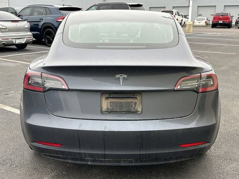 Used 2023 Tesla Model 3 Standard Range image 3