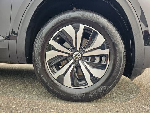 Used 2025 Volkswagen Atlas SE AWD/4WD image 9