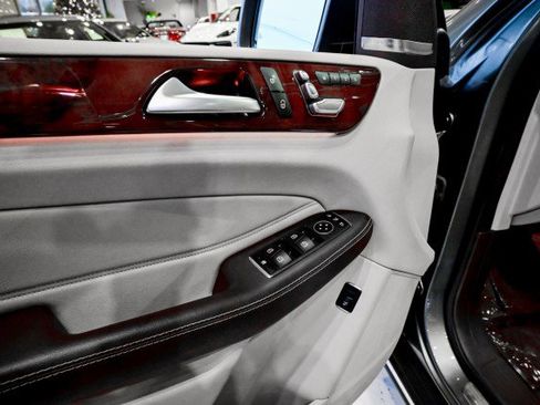 Used 2019 Mercedes-Benz GLS 450 4MATIC w/ Premium 1 Package image 16