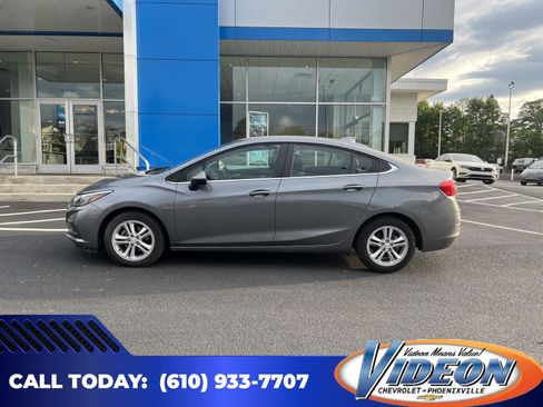 Used 2018 Chevrolet Cruze LT w/ Convenience Package FWD image 1