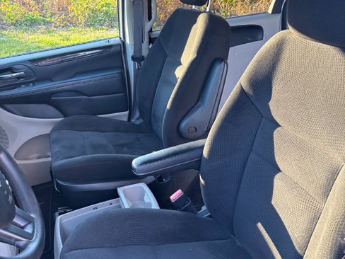 Used 2015 Dodge Grand Caravan SE w/ Quick Order Package 29E SE image 17
