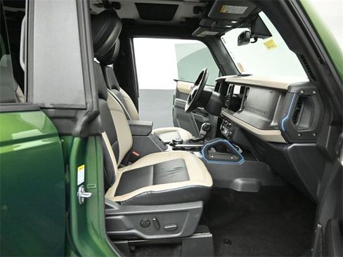 Certified 2024 Ford Bronco Wildtrak image 30