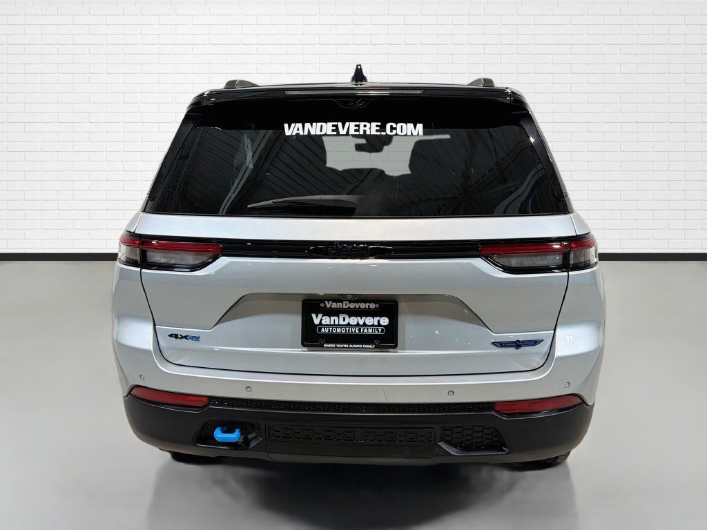 Used 2023 Jeep Grand Cherokee Trailhawk w/ Advanced Protech Group II AWD/4WD image 8