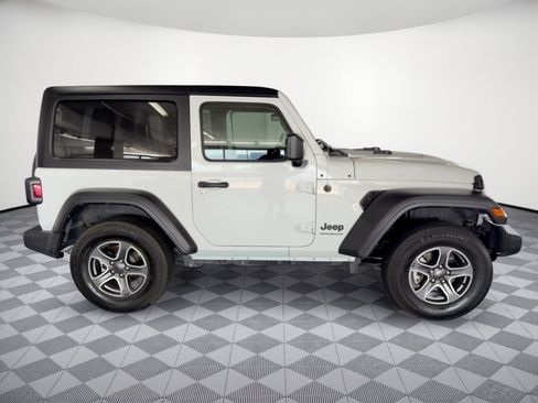 Used 2022 Jeep Wrangler Sport AWD/4WD image 8