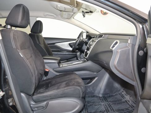 Used 2017 Nissan Murano S image 10