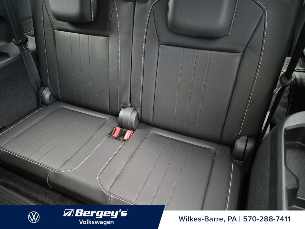 Certified 2023 Volkswagen Tiguan SE w/ Panoramic Sunroof Package FWD image 26
