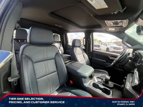Used 2024 Chevrolet Silverado 1500 High Country w/ High Country Premium Package AWD/4WD image 15