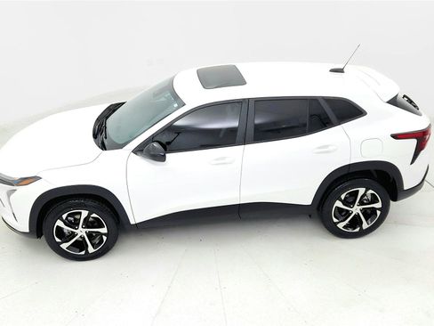 Used 2024 Chevrolet Trax RS w/ Sunroof Package image 14