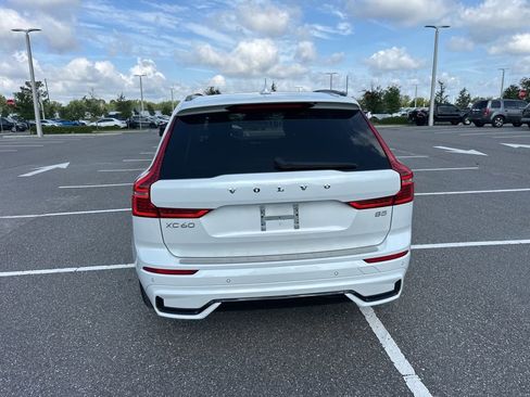 Used 2023 Volvo XC60 B5 Ultimate w/ Protection Package Premier FWD image 9