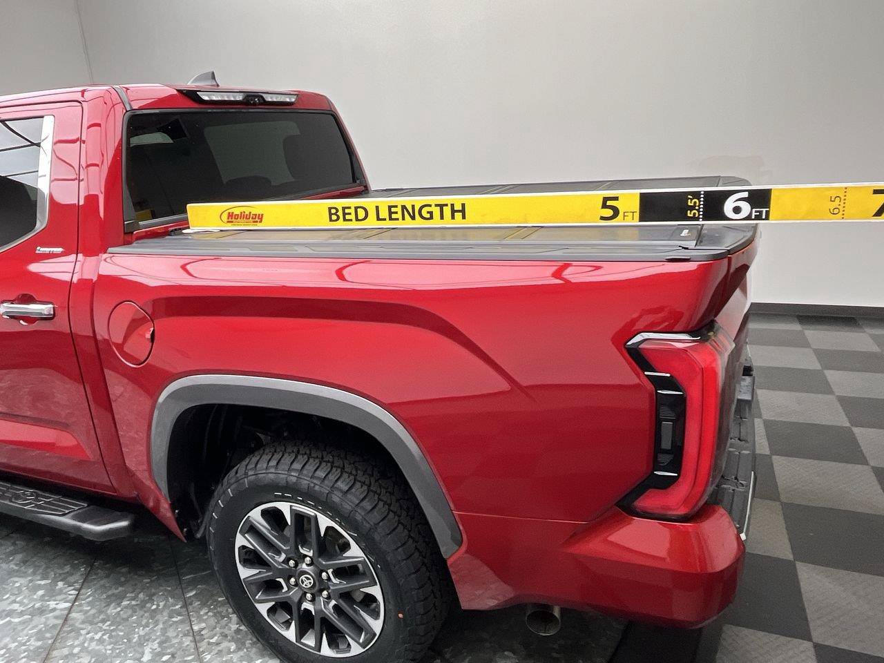 Used 2025 Toyota Tundra Limited AWD/4WD image 28