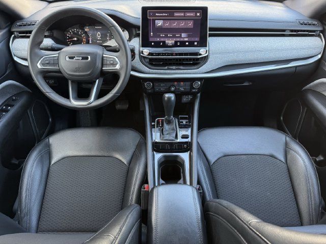 Used 2024 Jeep Compass Latitude AWD/4WD image 10