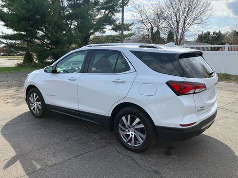 Used 2023 Chevrolet Equinox Premier image 4