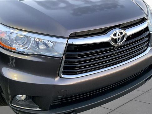 Used 2016 Toyota Highlander XLE FWD image 29