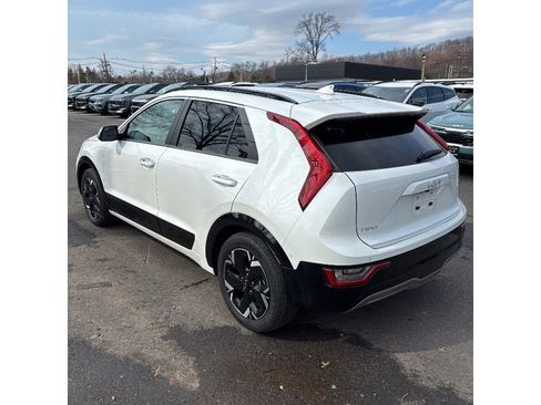 Used 2023 Kia Niro Wave w/ Wave Preserve Package image 4