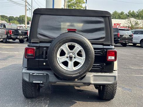 Used 2018 Jeep Wrangler Unlimited Sport S AWD/4WD image 5