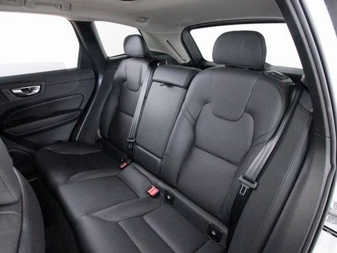 Certified 2025 Volvo XC60 B5 Plus image 25