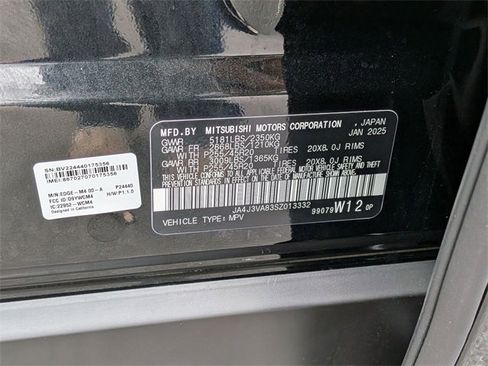 New 2025 Mitsubishi Outlander SE image 38