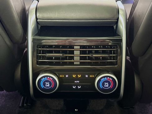 Used 2023 Land Rover Range Rover SE image 25