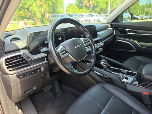 Used 2023 Kia Telluride EX w/ EX Captain's Chair Package FWD image 15