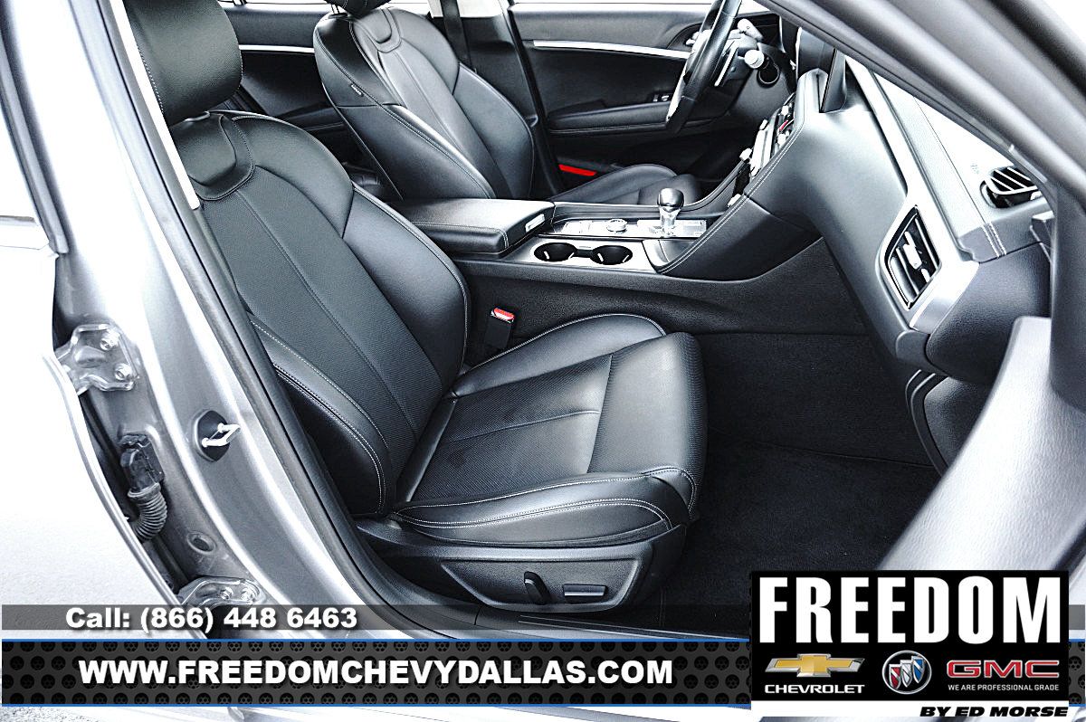 Used 2025 Genesis G70 2.5T RWD image 11