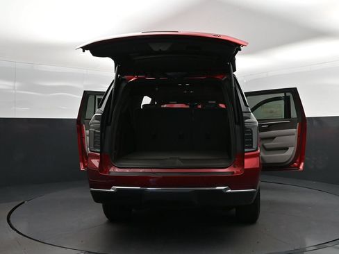 New 2026 Chevrolet Suburban LT w/ Comfort Package RWD image 51