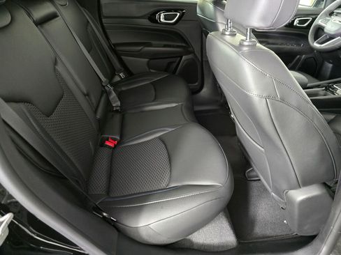 New 2026 Jeep Compass Latitude image 26