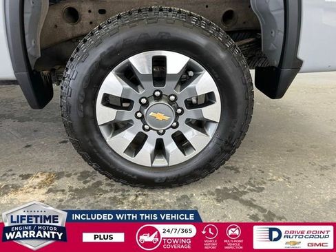 Used 2025 Chevrolet Silverado 2500 Custom w/ Custom Value Package image 10