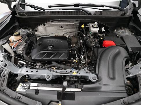 Used 2020 Buick Encore GX Essence FWD image 3