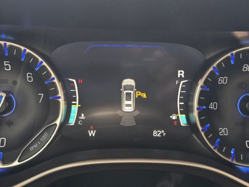 Used 2021 Chrysler Pacifica Touring-L FWD image 19