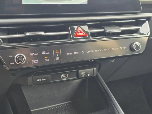 Certified 2023 Kia Niro Wind w/ Wind Preserve Package FWD image 22