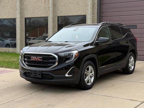Used 2020 GMC Terrain SLE w/ Driver Convenience Package image 3