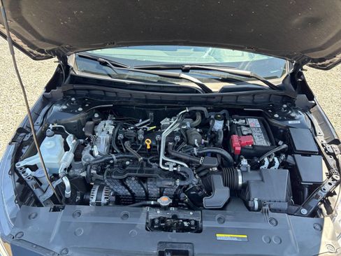 Used 2025 Nissan Altima 2.5 SV FWD image 31