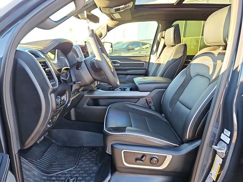 Used 2025 RAM 1500 Laramie w/ Night Edition image 9