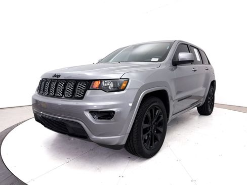 Used 2019 Jeep Grand Cherokee Altitude RWD image 14