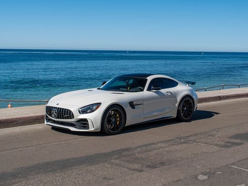 Used 2018 Mercedes-Benz AMG GT R image 1