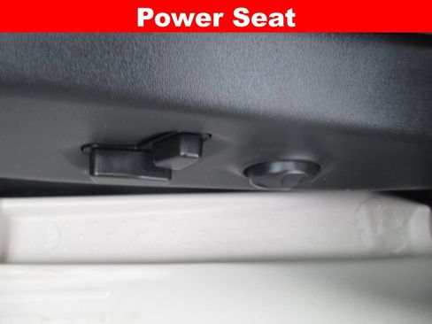 Used 2023 Chrysler Pacifica Touring-L AWD/4WD image 24