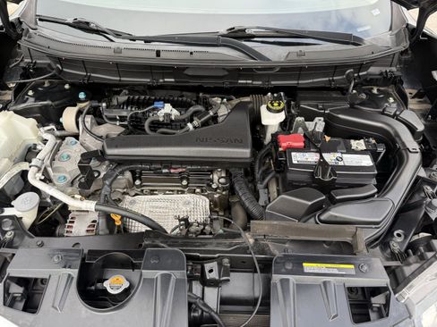 Used 2020 Nissan Rogue SV image 32