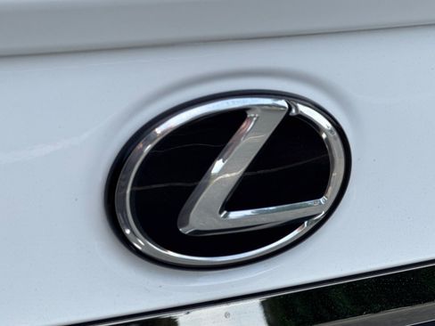 Certified 2022 Lexus ES 350 F Sport FWD image 39