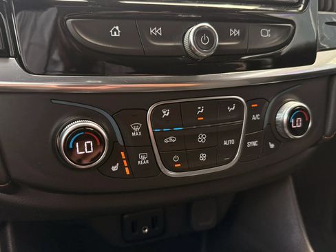 Used 2019 Chevrolet Traverse LT w/ LPO, Floor Liner Package AWD/4WD image 14