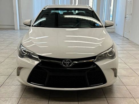 Used 2017 Toyota Camry SE FWD image 2