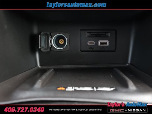 Used 2021 GMC Acadia Denali w/ GMC Pro Grade Package image 29